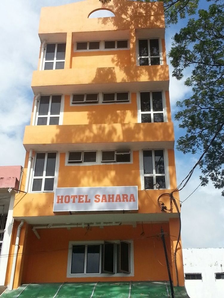 Oyo 89584 Hotel Sahara Куала Кубу Бару Екстериор снимка