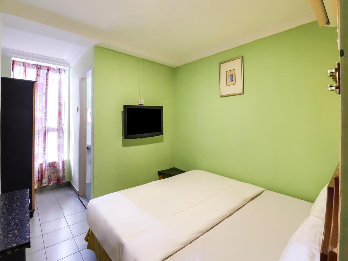 Oyo 89584 Hotel Sahara Куала Кубу Бару Екстериор снимка
