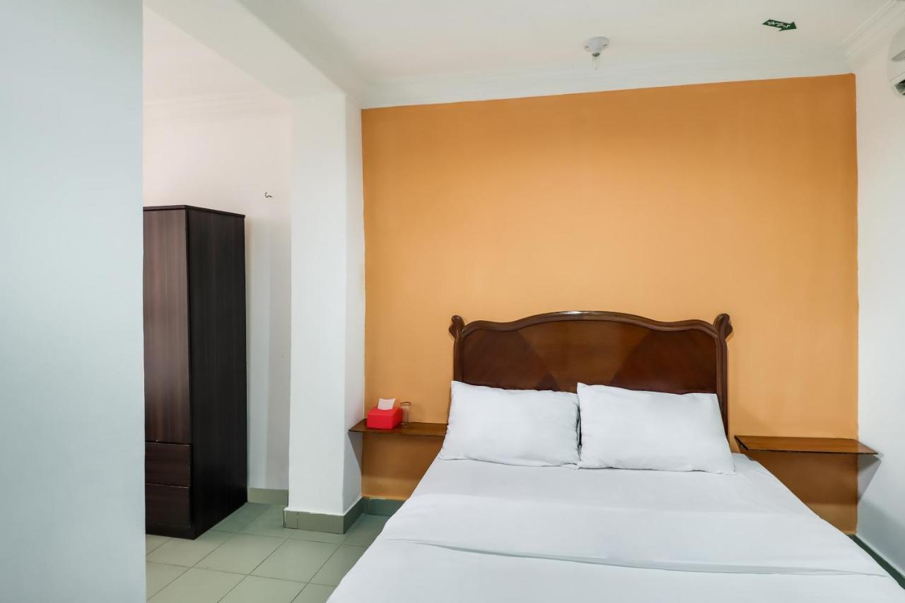 Oyo 89584 Hotel Sahara Куала Кубу Бару Стая снимка