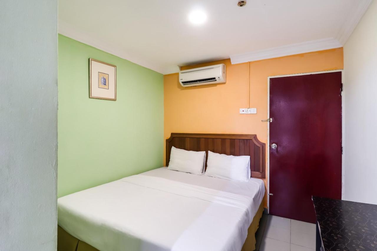 Oyo 89584 Hotel Sahara Куала Кубу Бару Стая снимка